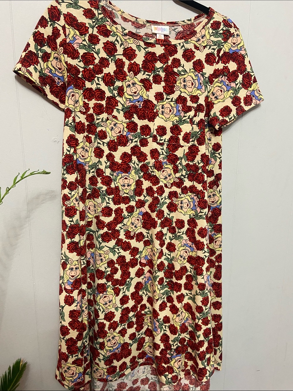 Rare Miss Piggy Motif Carly LuLaRoe Cream Midi Dress with Red Roses also Size XS